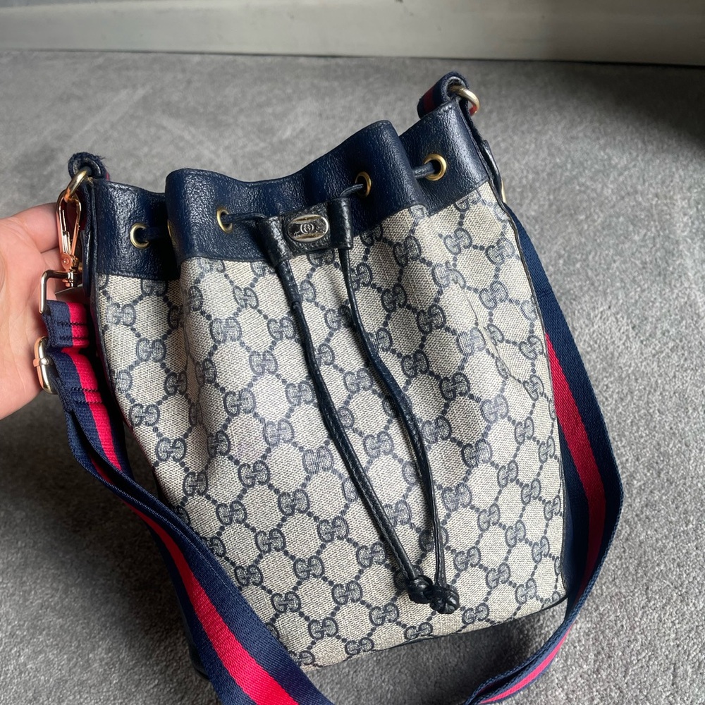 Authentic Gucci vintage web sherry line bucket bag (WN213)
